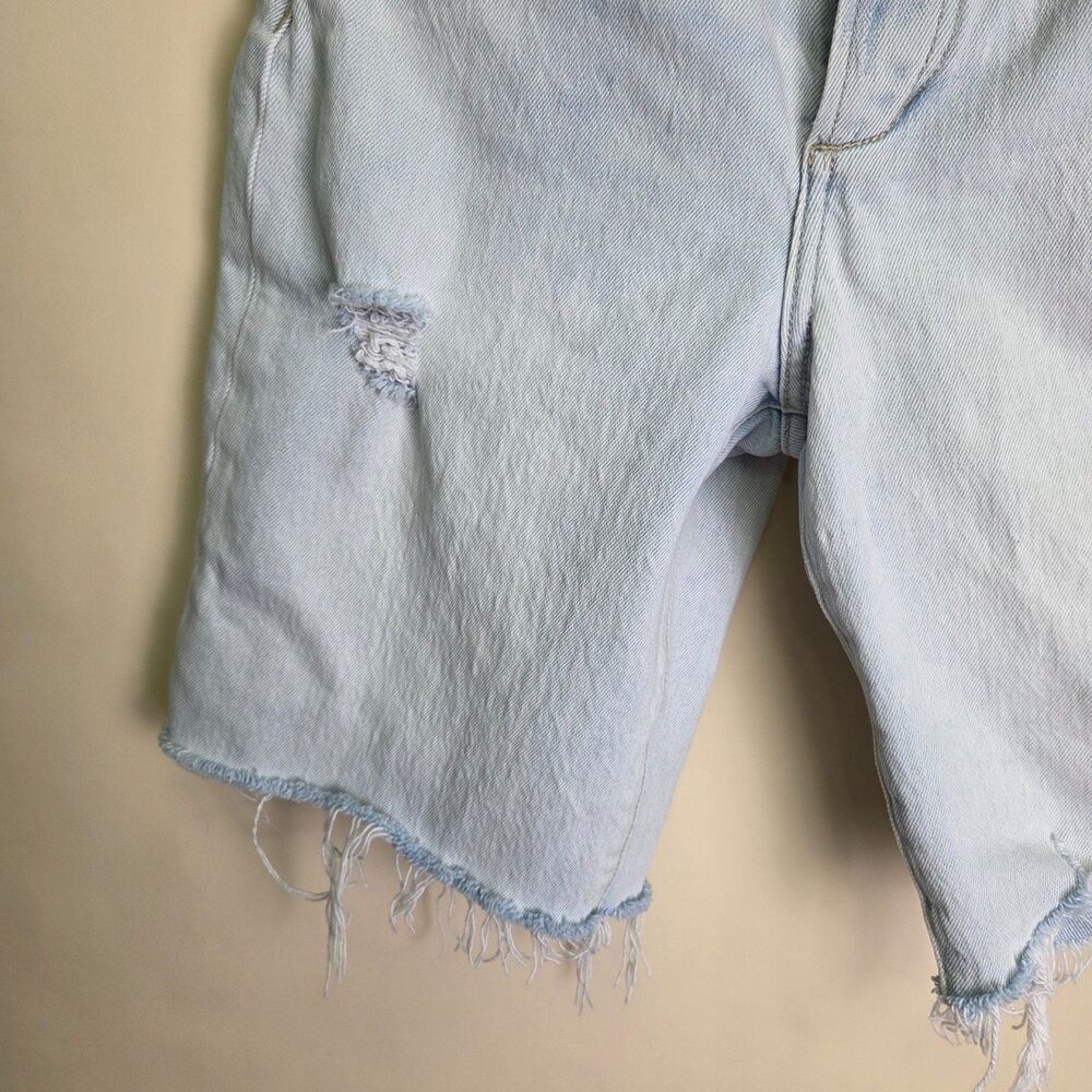 Joe’s Jeans The 90’s Bermuda Short Light Wash Distressed Raw Hem Size 25 - Picture 5 of 7